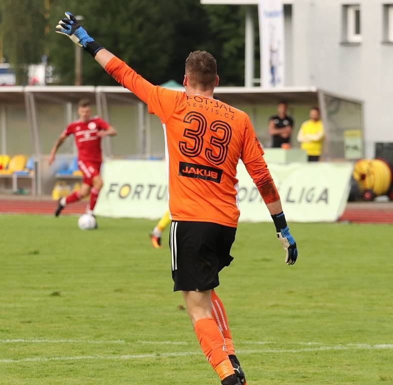 Druhá fotbalová liga: Varnsdorf - Třinec 3:0 (0:0).