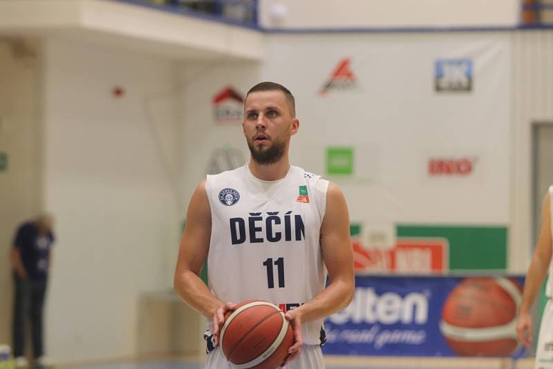 Basketbalisté Děčína doma porazili Ostravu a nadále drží v Kooperativa NBL první místo.