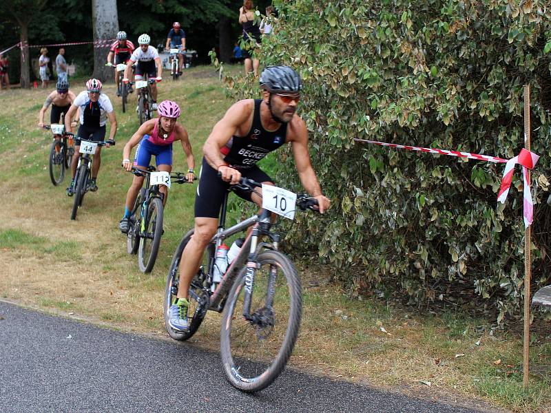 Triatlon Železný knedlík 2018 absolvovalo téměř 120 závodníků.