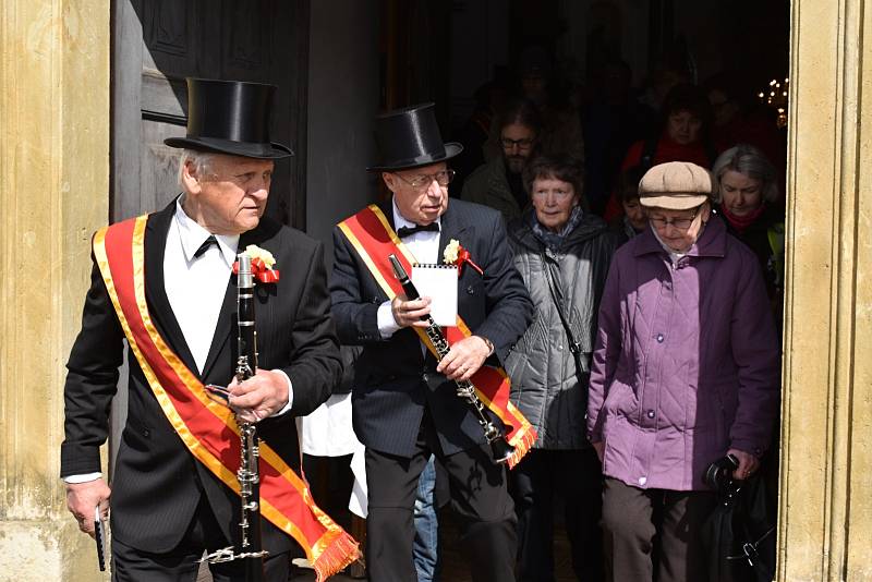 Mikulášovicemi projela velikonoční jízda