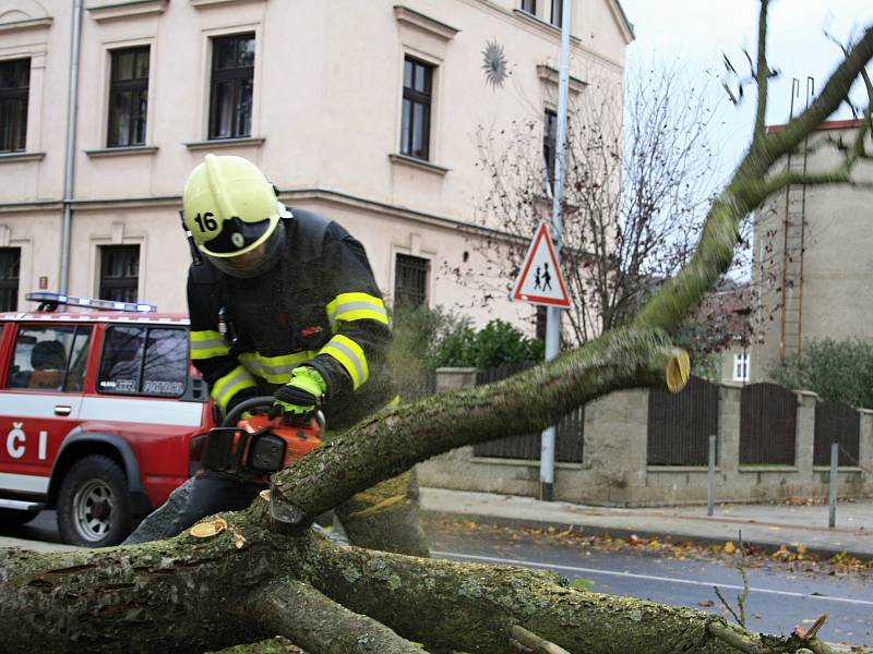 Vichřice řádila i na Starém Městě v Děčíně.