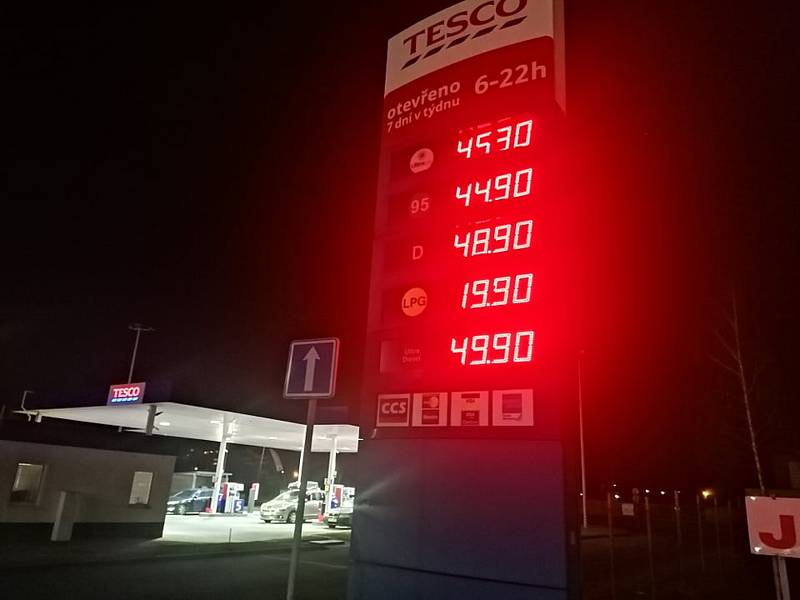 Ceny pohonných hmot v Děčíně.