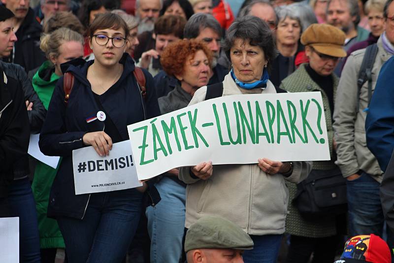 Demonstranty proti Andreji Babišovi přijel do Děčína podpořit Michael Kocáb.