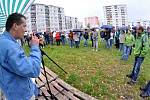 Sobotní demonstrace ve Varnsdorfu přilákala asi sto lidí.