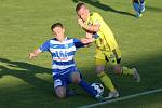 Pavlo Rudnytskyy (ve žlutém) při derby v Ústí nad Labem.