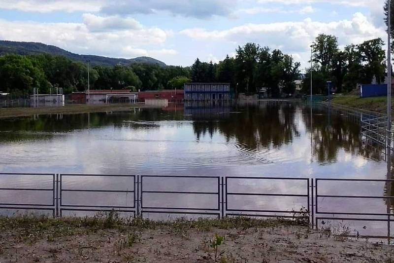 Atletický stadion v Děčíně v roce 2013.