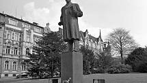 Pomník V.I. Lenina stál v Děčíně pouhých 16 let, po Listopadu skončil v muzeu.