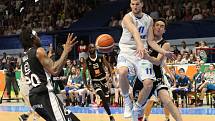 První finálové utkání basketbalové ligy se hrálo na děčínském zimním stadionu. Válečníci se utkali s Nymburkem.