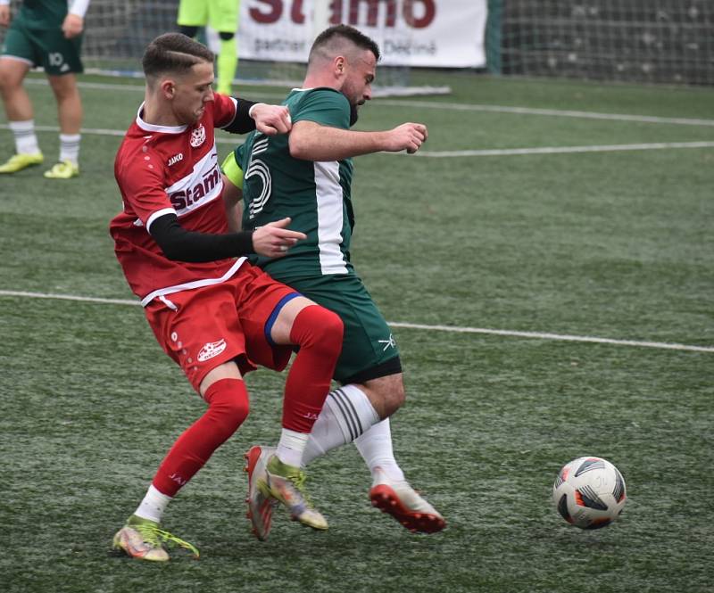 Fotbal, I.A třída: Junior Děčín - Pokratice 2:1 (0:0).