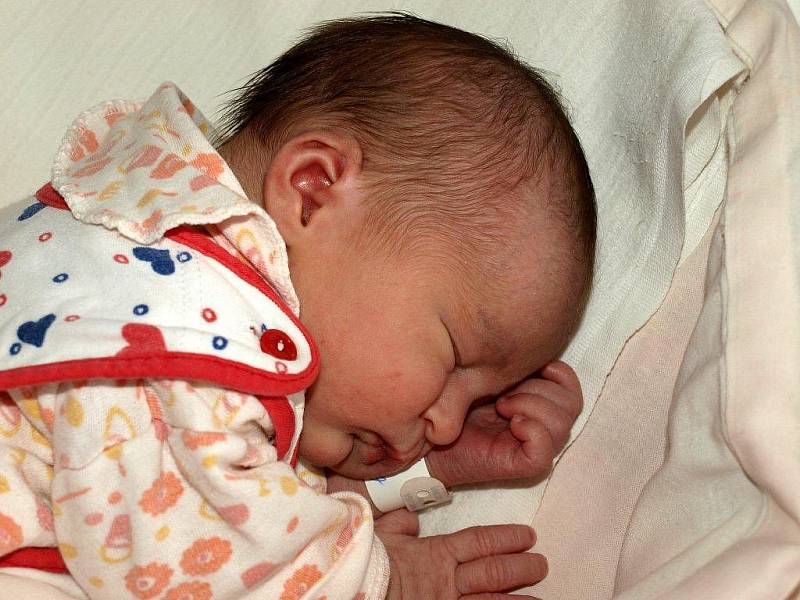 Miroslavě Fryčové z Rumburka se 3.března v 6.25 v rumburské porodnici narodila dcera Adélka Moučková.Měřila 50 cm a vážila 3,7 kg.