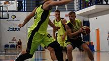 Basketbalisté Děčína narazili v dalším přípravném utkání na Ústí nad Labem. Sluneta naopak odehrála první přátelský zápas v rámci letní přípravy.