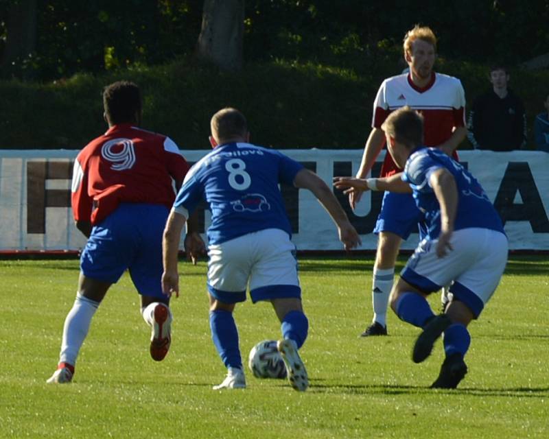 Derby. Jílové (modré dresy) vyhrálo na půdě Modré 4:1.