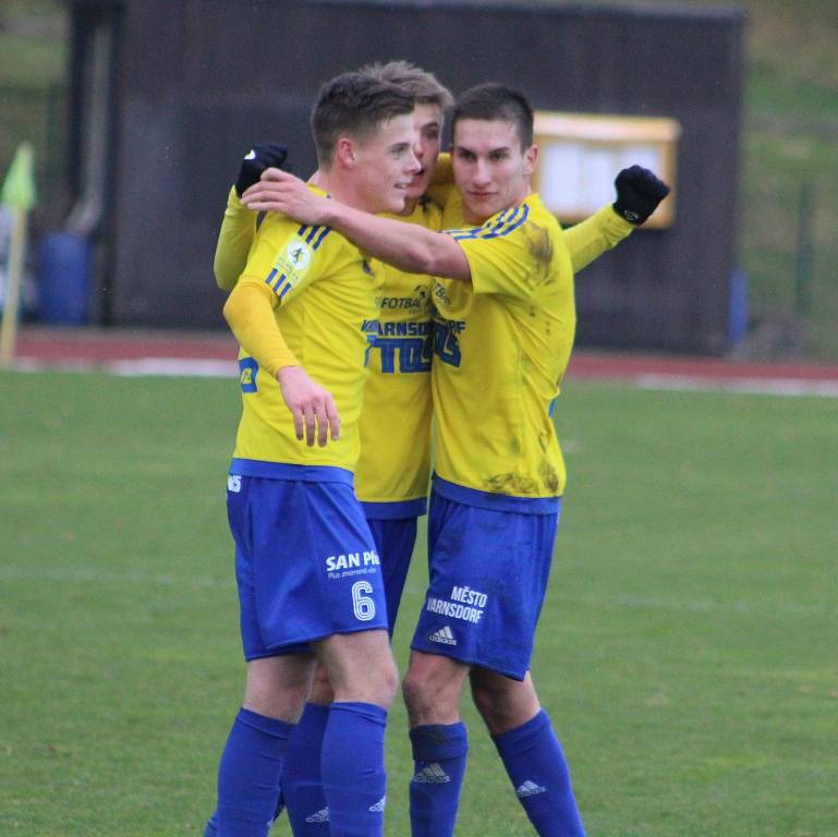 VÍTĚZNÉ LOUČENÍ. Fotbalisté Varnsdorfu porazili Žižkov 3:2.