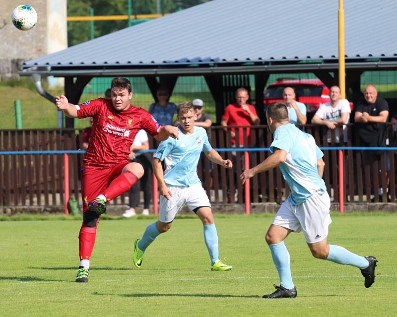 Šluknov (v červeném) v rámci oslav založení klubu porazil 2:1 Skalici.