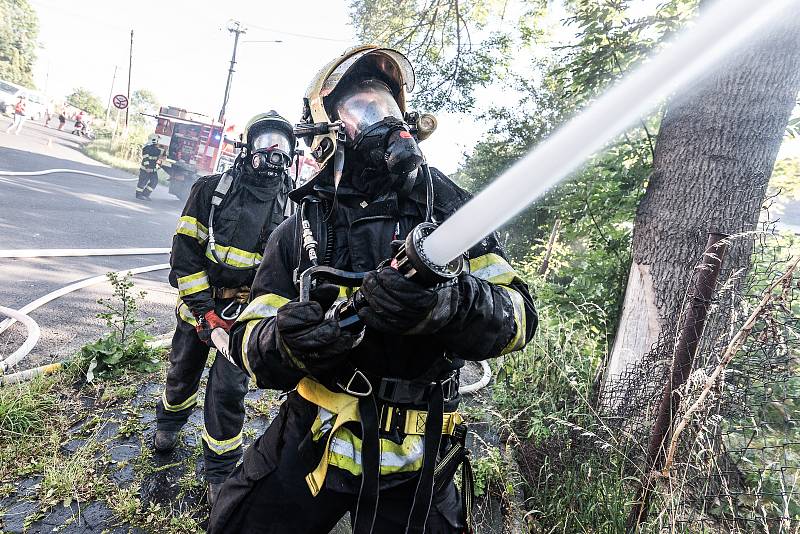 Požár domu v Mladoboleslavské ulici ve Varnsdorfu.