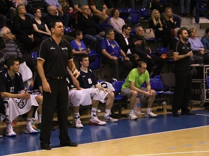 Ve druhém kole nadstavby basketbalové ligy přivítal Děčín mistrovský Nymburk.