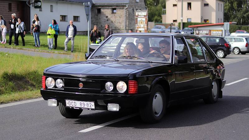 Sraz automobilových veteránů v Horním Podluží.