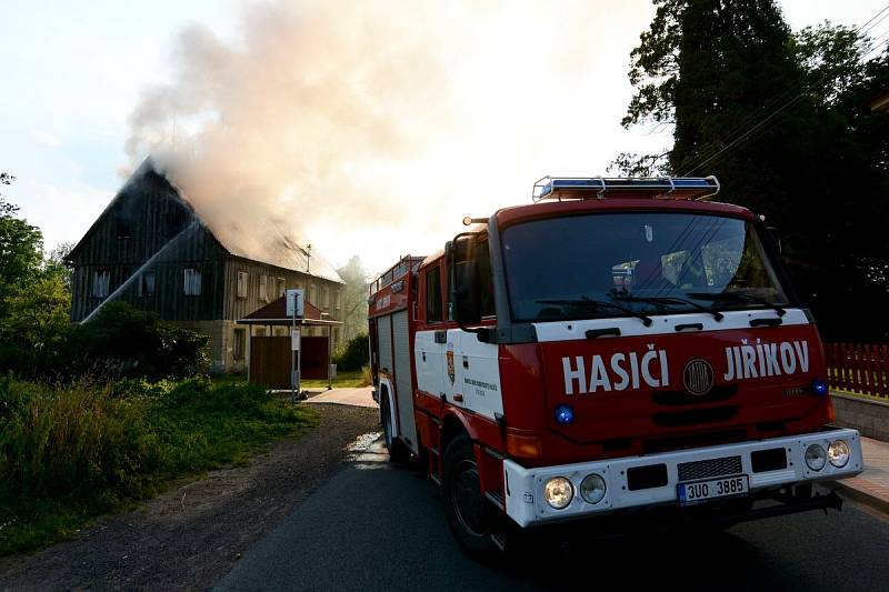 Požár rodinného domu v ulici Filipovská v Jiříkově.