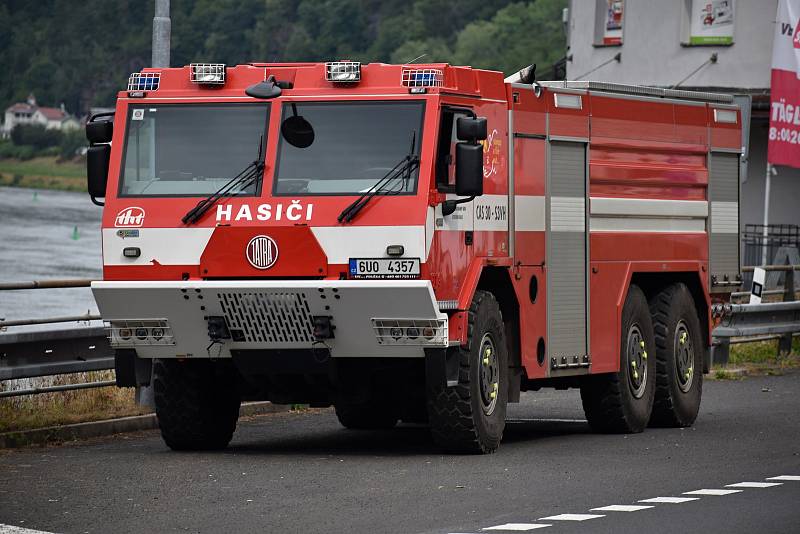 Ve Hřensku pro případ potřeby zůstává hasičská technika