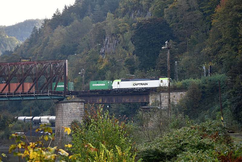 V Děčíně začala rekonstrukce železničního mostu do Prostředního Žlebu.