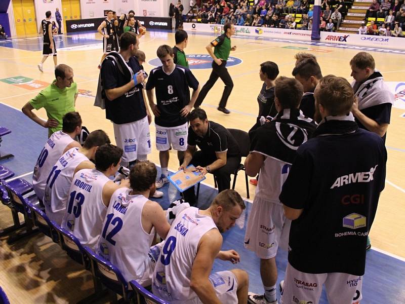 Ve druhém kole nadstavby basketbalové ligy přivítal Děčín mistrovský Nymburk.