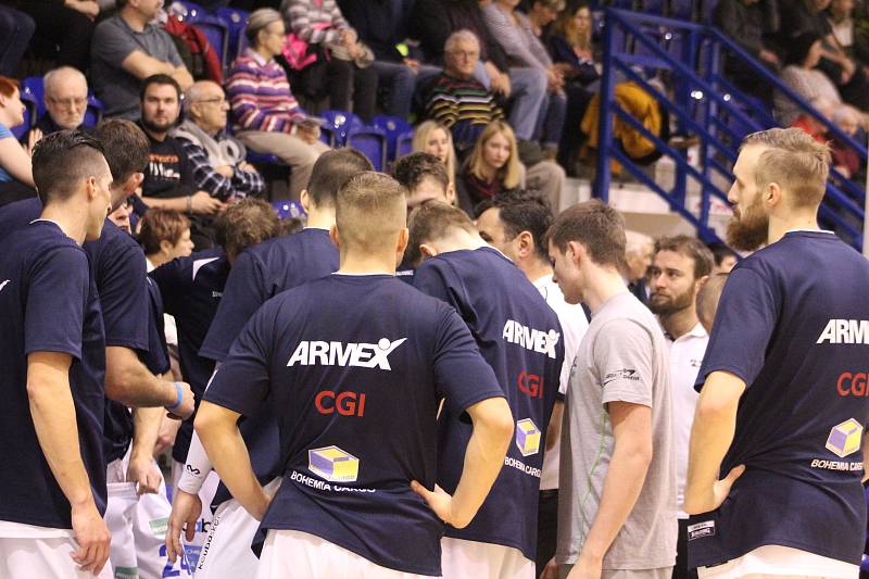 DERBY. Děčínští basketbalisté přivítali Ústí nad Labem.