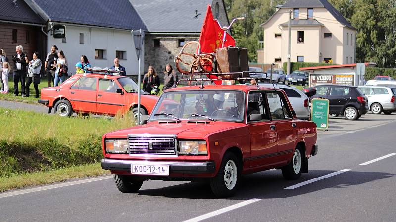 Sraz automobilových veteránů v Horním Podluží.