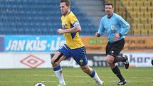 CENNÝ SKALP. Varnsdorf (tmavé dresy) porazil ligové Teplice 1:0.