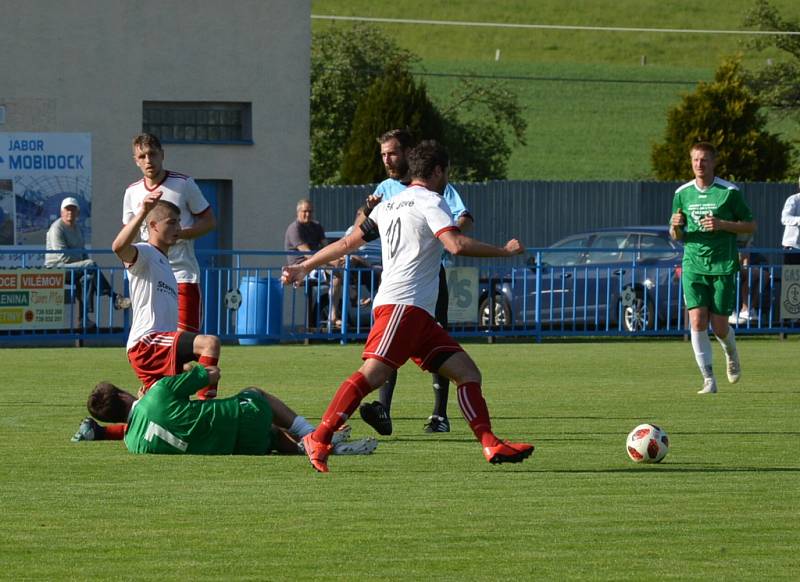 DERBY. Jílové (v bílém) vyhrálo ve Vilémově 3:1.