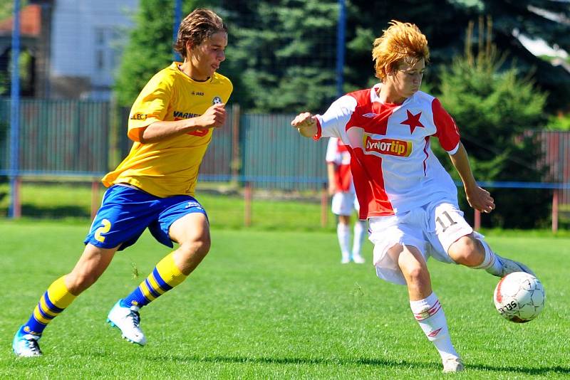 NESTAČILI NA NĚ. Tým FAŠV U 17 podlehl na domácím hřišti Slavii Praha vysoko 1:17.