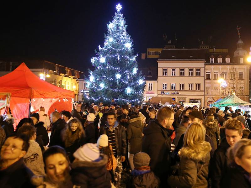 Rozsvěcení vánočního stromu v Rumburku.