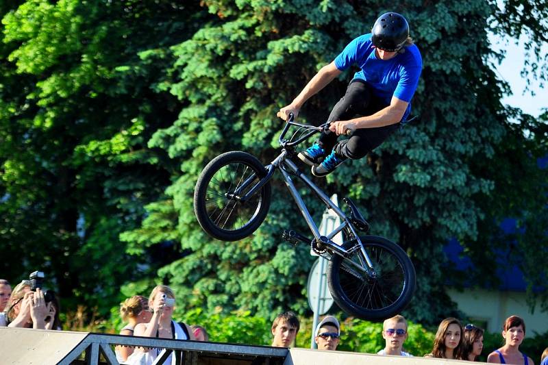 Parádní kousky viděli diváci ve skateparku v Rumburku.