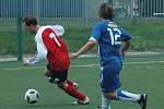 DEBAKL. Junior Děčín (v modrém) porazil Modrou 5:0.