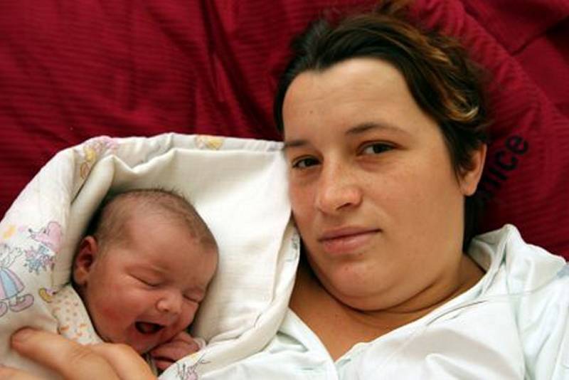 Romaně Pavelkové z Krásné Lípy  narodila 5. listopadu v 1.05 v rumburské porodnici narodila dcera Viktoria. Vážila 3,90 kg a měřila 51 cm. 