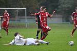 PARÁDA! Fotbalisté Modré (v bílých dresech) vyhráli 4:1 v Proboštově.