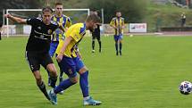 Varnsdorf (ve žlutém) porazil Třinec 1:0.