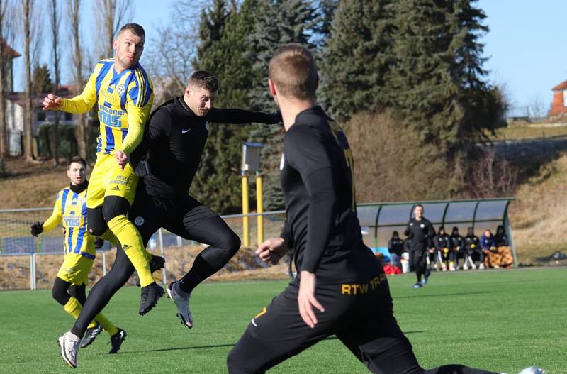 Varnsdorf doma porazil třetiligové Přepeře 7:1.