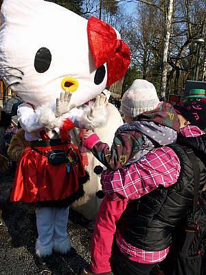 Více než sedm stovek lidí si v sobotu užilo masopustního veselí v děčínské zoo a na zámku. 