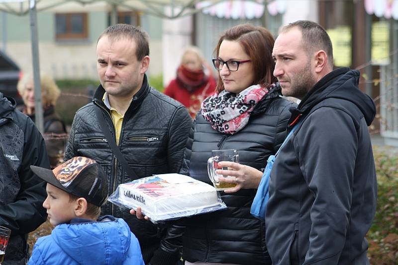 Cestovatelé z Krásné Lípy se vrátili po dvou letech domů. Čekalo je velkolepé uvítání. 