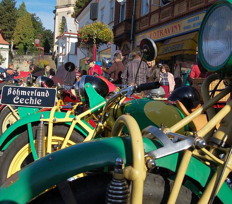 Šluknovským výběžkem projely nejdelší motocykly světa – Čechie-Böhmerland.