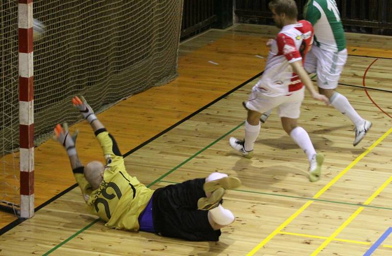 TURNAJ FANOUŠKŮ. Ve Varnsdorf kralovali fanoušci Bohemians 1905, vyhráli potřetí v řadě.