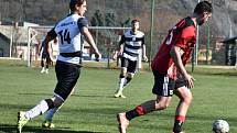 Fotbalisté Dobkovic (bíločerná) doma porazili Union Děčín 6:4.