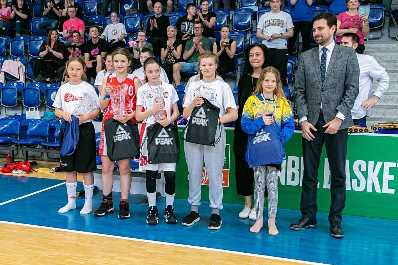 Slavnostní zakončení Vividbooks Národního finále U 11 dívek v basketbalu. Vítězství urvaly dívky z Hradce Králové.