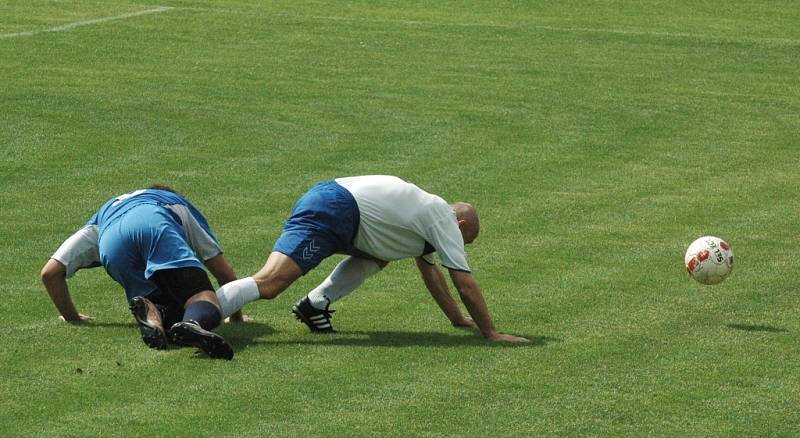 HORNÍ PODLUŽÍ (modré dresy) vyhrálo v Trmicích 2:1.