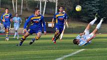 FK VARNSDORF (v modrém) doma remizoval 2:2 s čáslavským Zenitem.