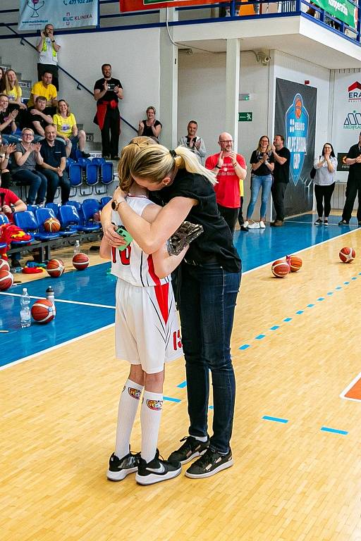 Slavnostní zakončení Vividbooks Národního finále U 11 dívek v basketbalu. Vítězství urvaly dívky z Hradce Králové.