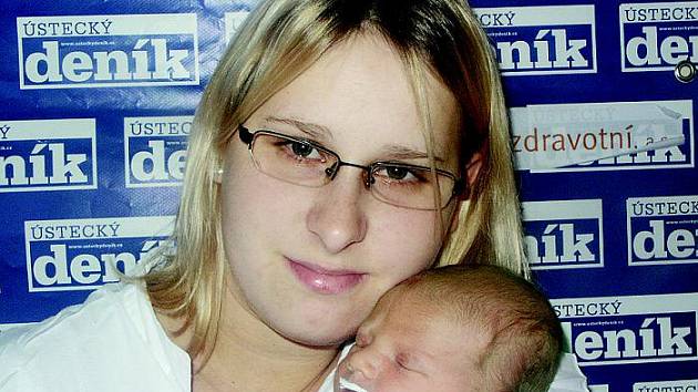 Martina Malíková porodila v ústecké porodnici dne 15. 1. 2010 (17.04) syna Denise (50 cm, 3,38 kg).