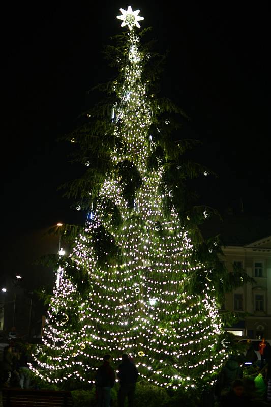 Rozsvěcení vánočního stromu ve Šluknově 2015.