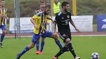 Varnsdorf (ve žlutém) porazil Třinec 1:0.