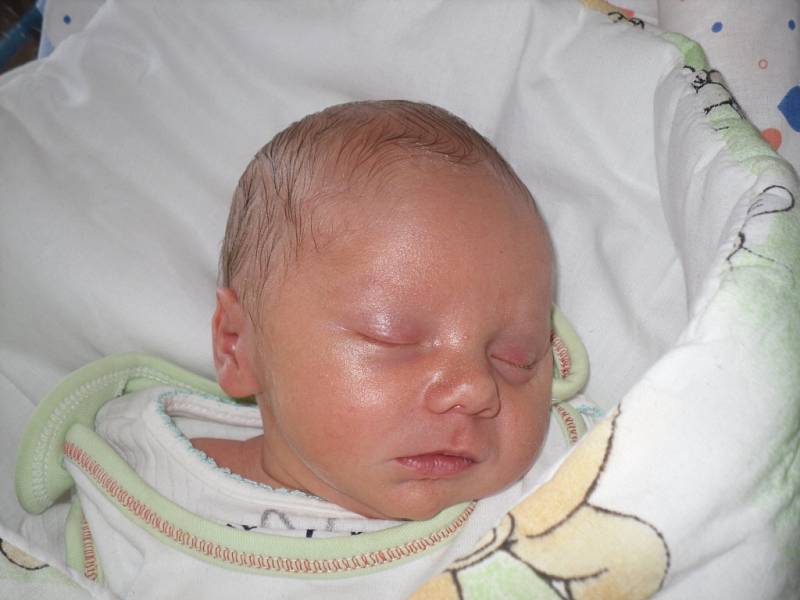 Mamince Monice Šindelářové z Děčína se 31. srpna v 8.28 narodil v děčínské nemocnici syn Jiřík Špaček. Měřil 45 cm a vážil 2,59 kg.